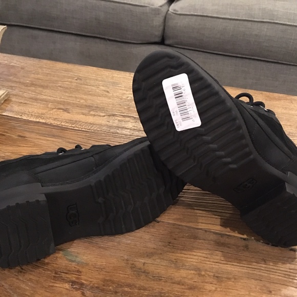 UGG Women's Heather Black Duck Winter Rain Boots - Picture 6 of 6